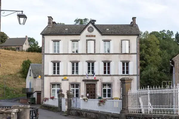 Monte Escalier 15 Monte escalier Saint-Saturnin